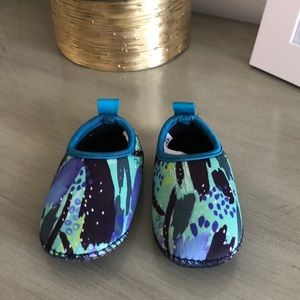 Minnie baby water shoes
